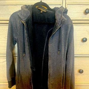 Pact Organic Sweatshirt Size Small